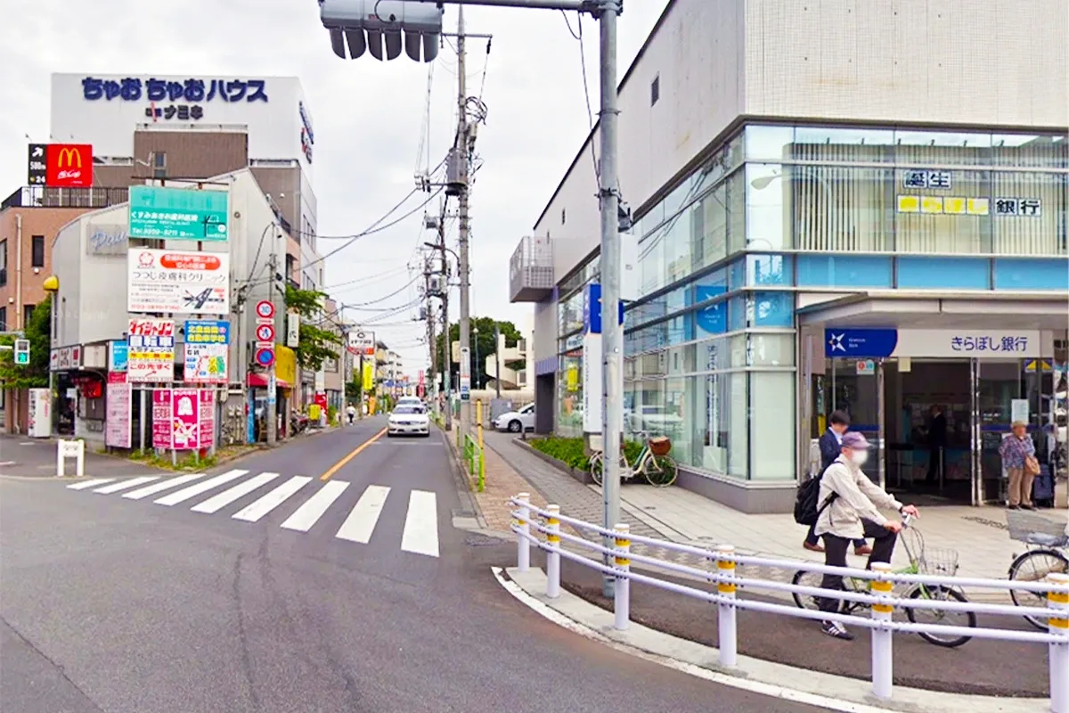 サミットから見た道順の経路の風景
